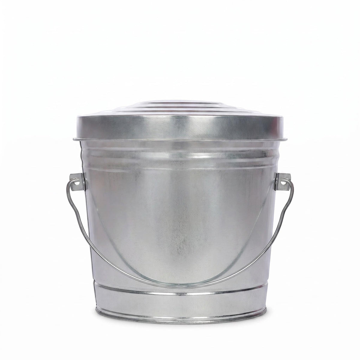 Galvanized Steel 6 Gallon Trash Can with Locking Lid T13401